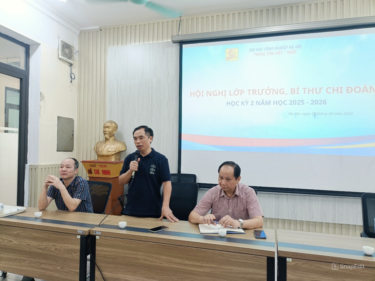 TRUNG TÂM VIỆT NHẬT TỔ CHỨC HỘI NGHỊ LỚP TRƯỞNG, BÍ THƯ CHI ĐOÀN HỌC KỲ II NĂM HỌC 2025 – 2026