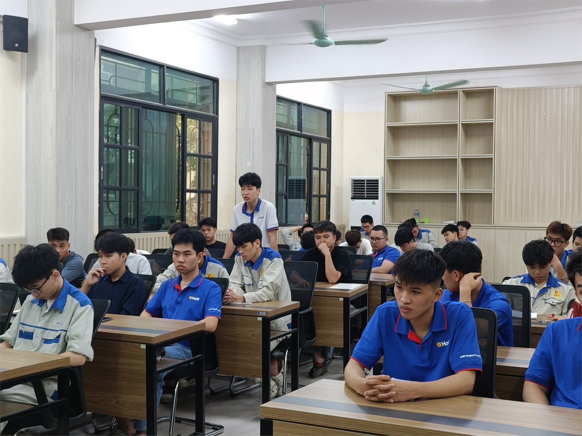 TRUNG TÂM VIỆT NHẬT TỔ CHỨC HỘI NGHỊ LỚP TRƯỞNG, BÍ THƯ CHI ĐOÀN HỌC KỲ II NĂM HỌC 2025 – 2026