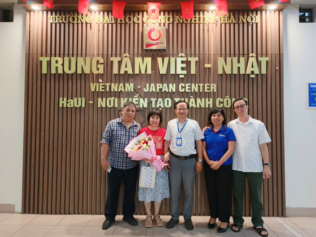 Gặp mặt tri ân viên chức nghỉ hưu theo chế độ