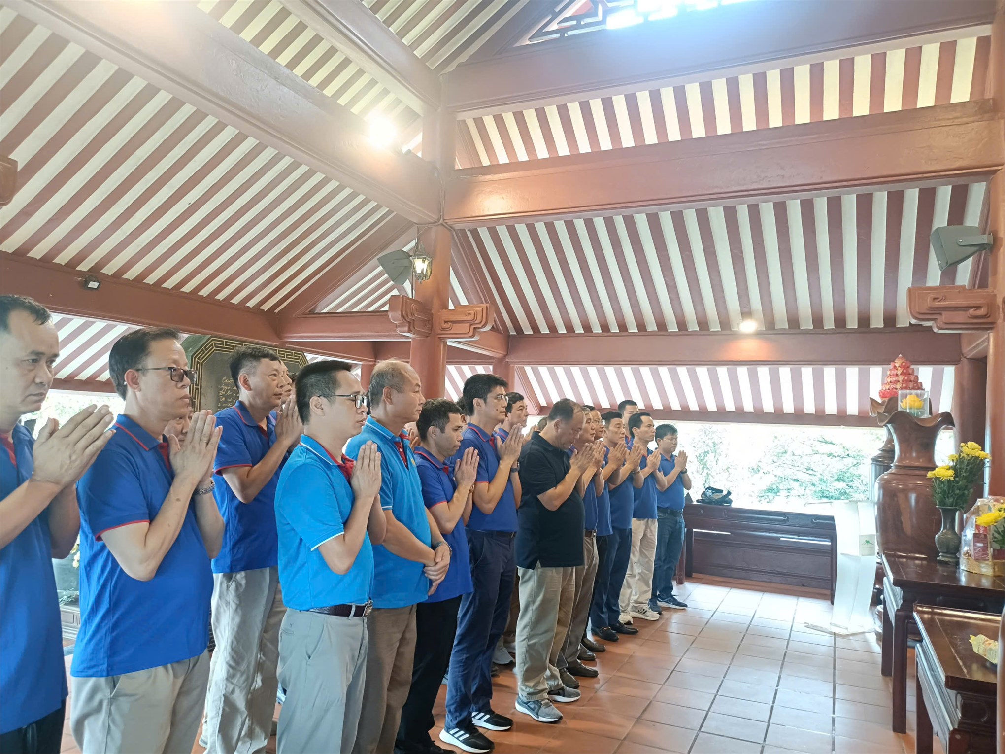HÀNH TRÌNH VỀ NGUỒN – SÁNG MÃI LỜI DẠY CỦA NGƯỜI TRÊN ĐỈNH VUA HÙNG VĨ