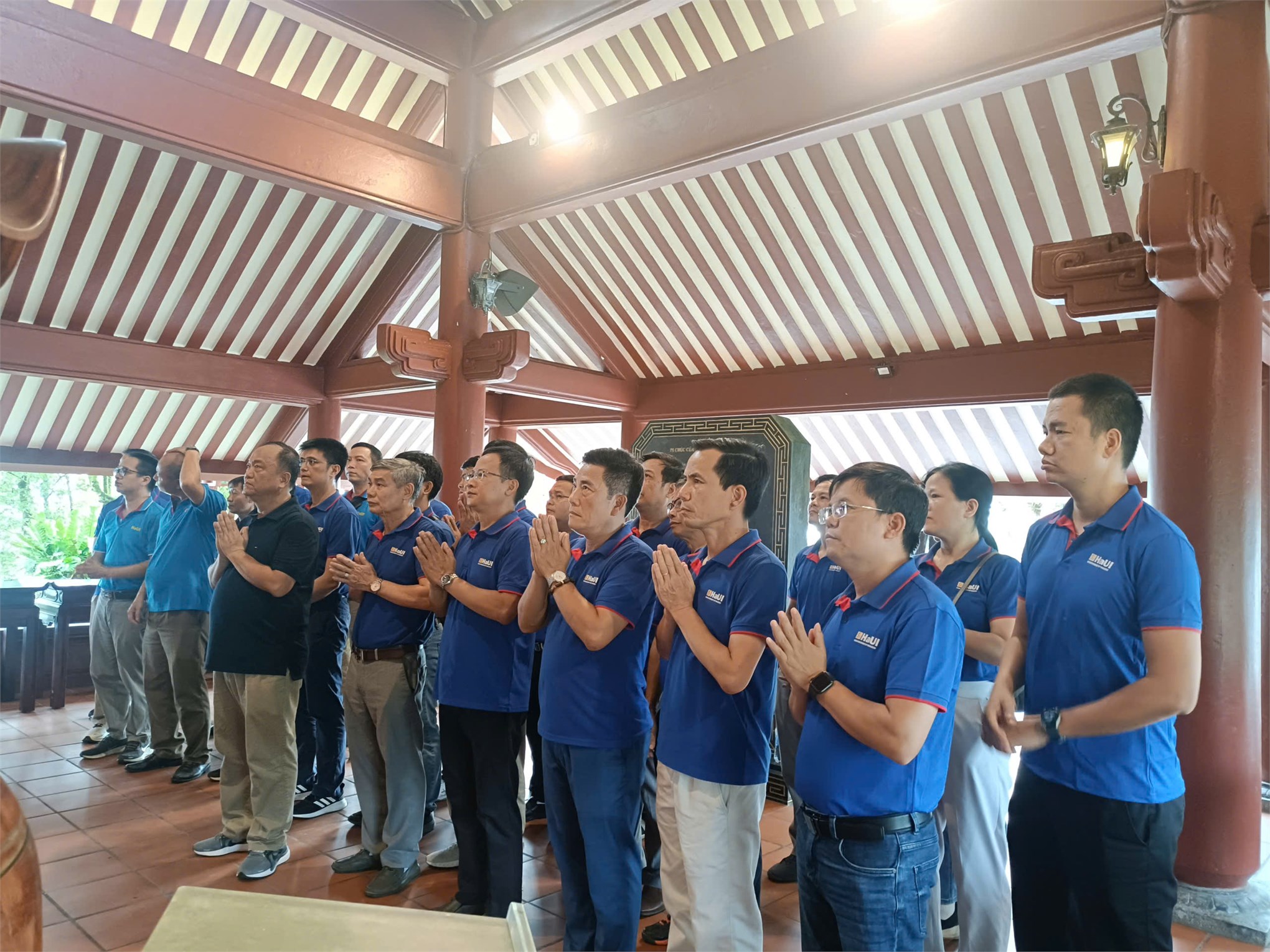 HÀNH TRÌNH VỀ NGUỒN – SÁNG MÃI LỜI DẠY CỦA NGƯỜI TRÊN ĐỈNH VUA HÙNG VĨ