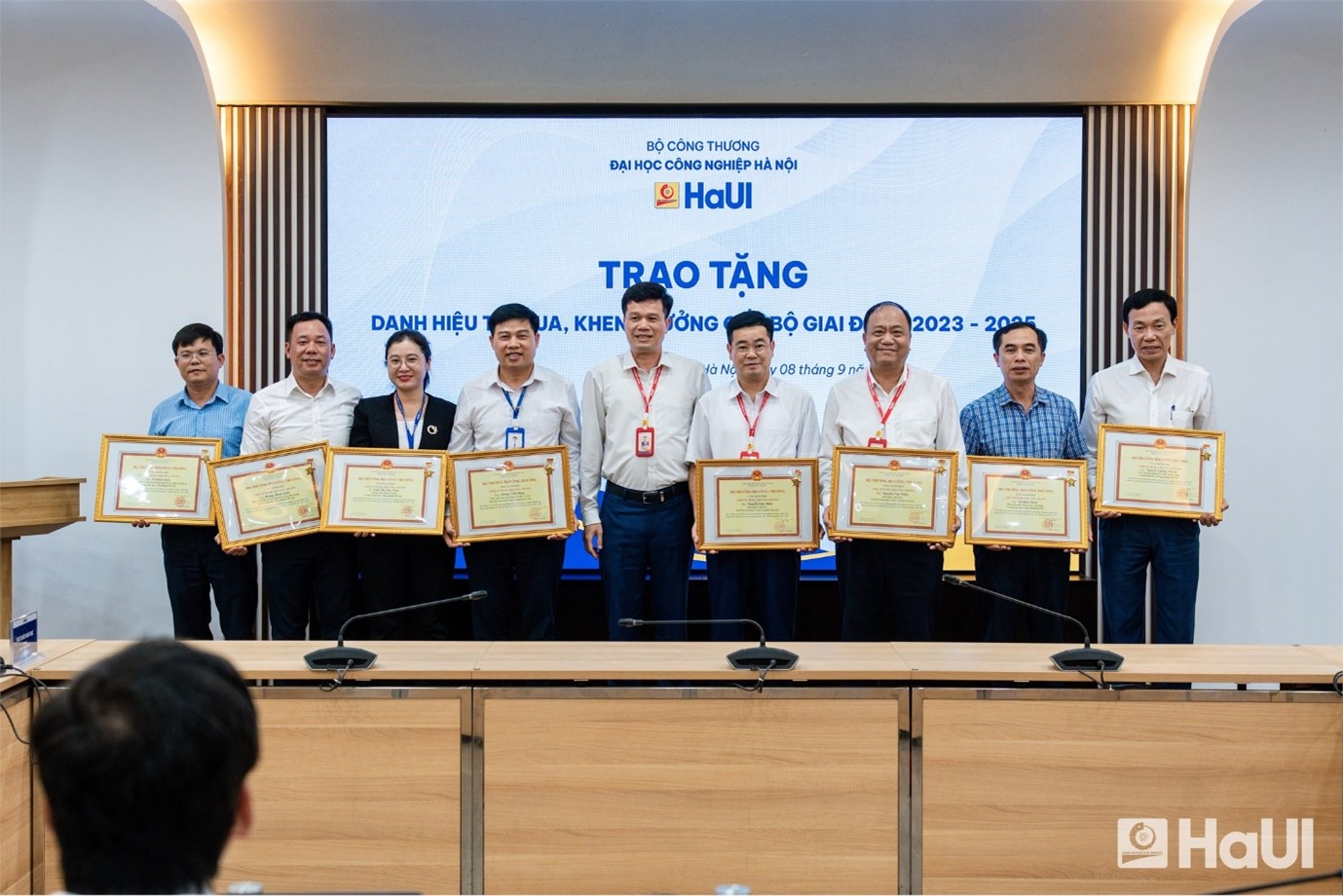 KHOA ĐÀO TẠO LIÊN TỤC VINH DỰ NHẬN NHIỀU DANH HIỆU THI ĐUA VÀ BẰNG KHEN CẤP BỘ GIAI ĐOẠN 2023–2025