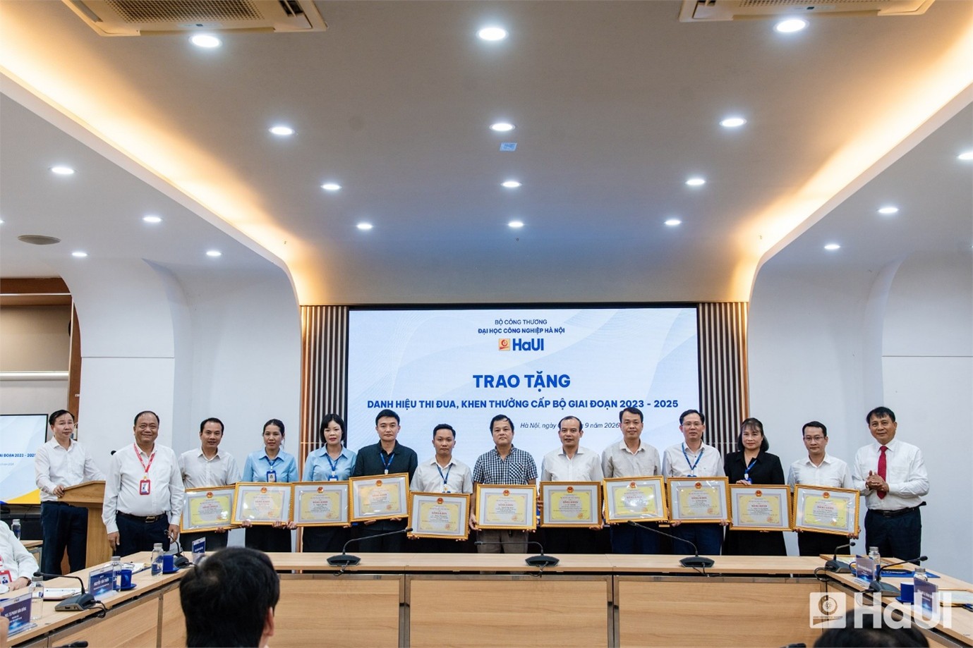 KHOA ĐÀO TẠO LIÊN TỤC VINH DỰ NHẬN NHIỀU DANH HIỆU THI ĐUA VÀ BẰNG KHEN CẤP BỘ GIAI ĐOẠN 2023–2025