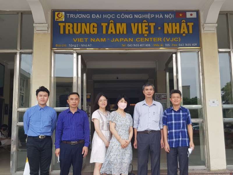 Trung tâm Việt Nhật tiếp đón TS. Kamimura Hatsumi thăm và làm việc