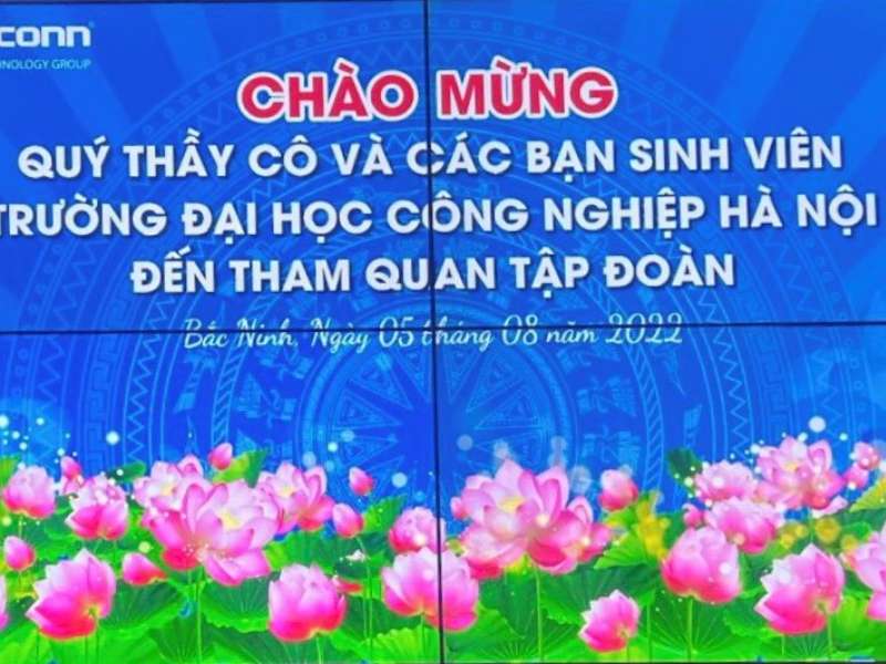 Hơn 100 sinh viên Trung tâm Việt Nhật trải nghiệm môi trường làm việc tại Tập đoàn Khoa học Kĩ thuật Hồng Hải (Foxconn)