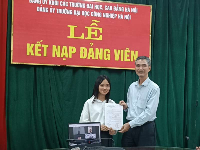 Lễ kết nạp Đảng viên mới của chi bộ TT Việt Nhật